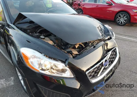 2011 Volvo C30 T5 из США, поврежденный, VIN YV1672MK2B2233022